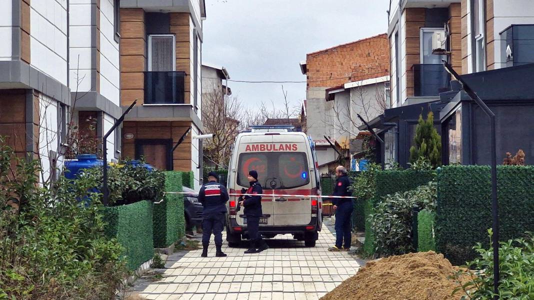 Villada anne ve kızı silahla öldürülmüş halde bulundu, baba ağır yaralı 2